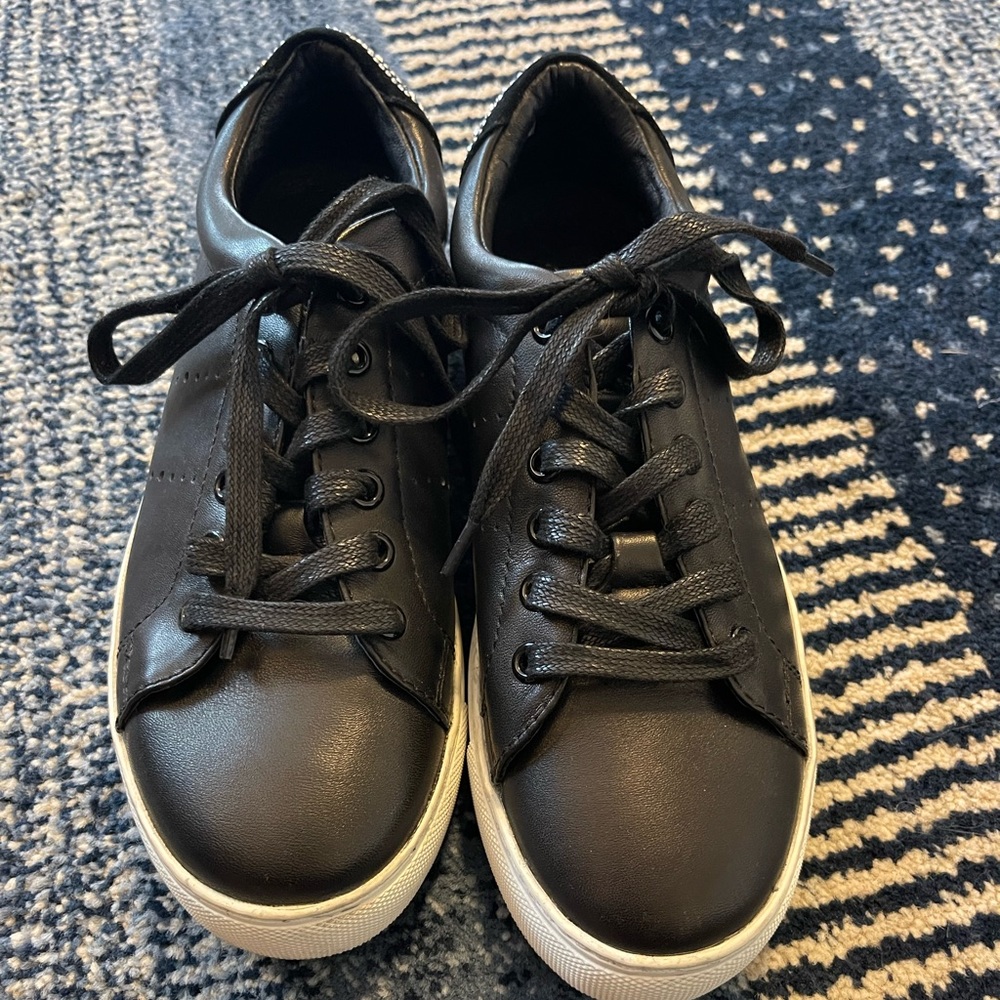 Lola Cruz Smiley Leather Sneakers